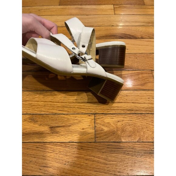 Liz Claiborne Flex Sandals - Picture 6 of 7